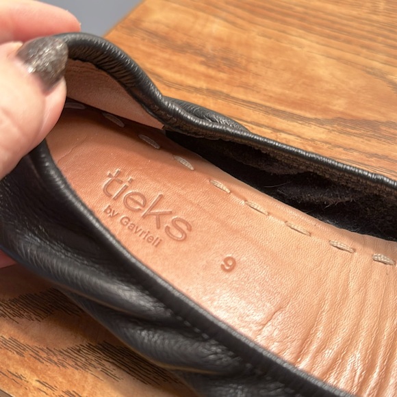Tieks Matte black leather flats Women’s size 9 EUC - Picture 11 of 12